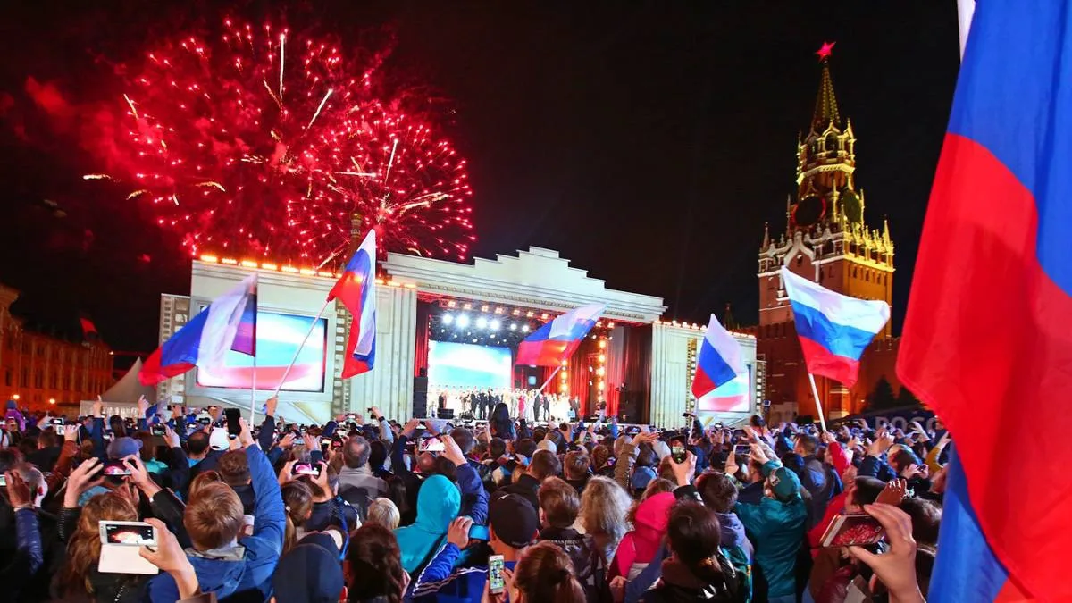 Концерт ко Дню России на Красной площади отменили впервые за 23 года 

В программе были заявлены SHA