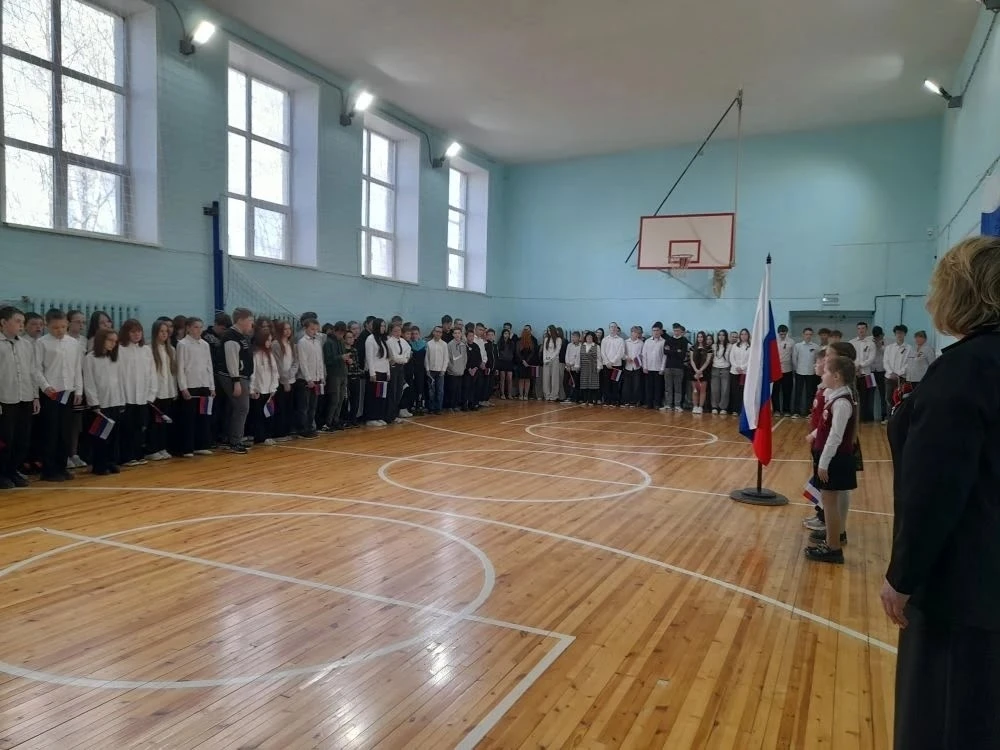 Мы помним! Мы гордимся! 🎖️⚔️

Сегодня в нашей школе прошла торжественная линейка, посвященная Дню В
