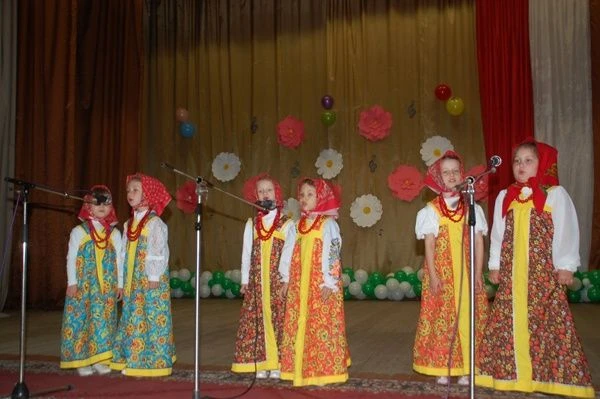 ДОЛЖНЫ СМЕЯТЬСЯ ДЕТИ!
 
Детство – это самое счастливое время – время первых открытий, ярких впечатле
