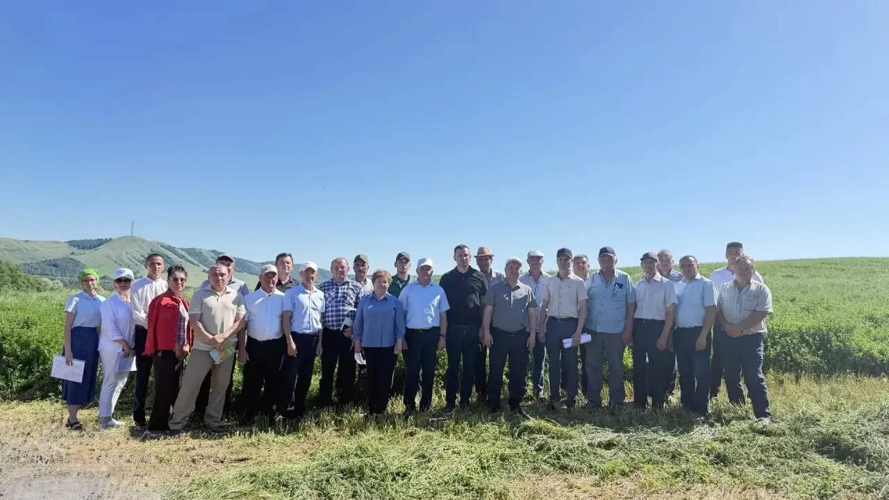 Сегодня провел рабочую встречу с руководителями сельхозпредприятий района. Главная тема повестки - х