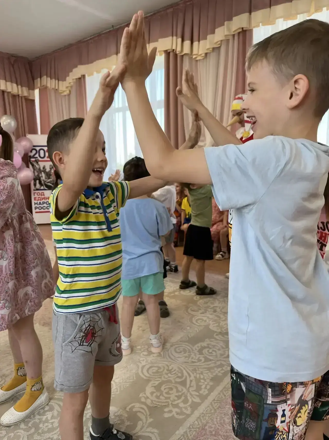 🤗 Сегодня в детском саду прошёл  «Праздник дружбы». В гости к ребятам приходил Буратино. Дети расск
