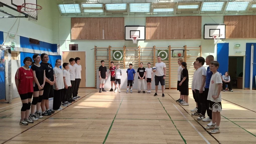 Финальный матч учебного года 🏐

Школьный спортивный клуб «Фортуна» Школы № 1524 завершил учебный го