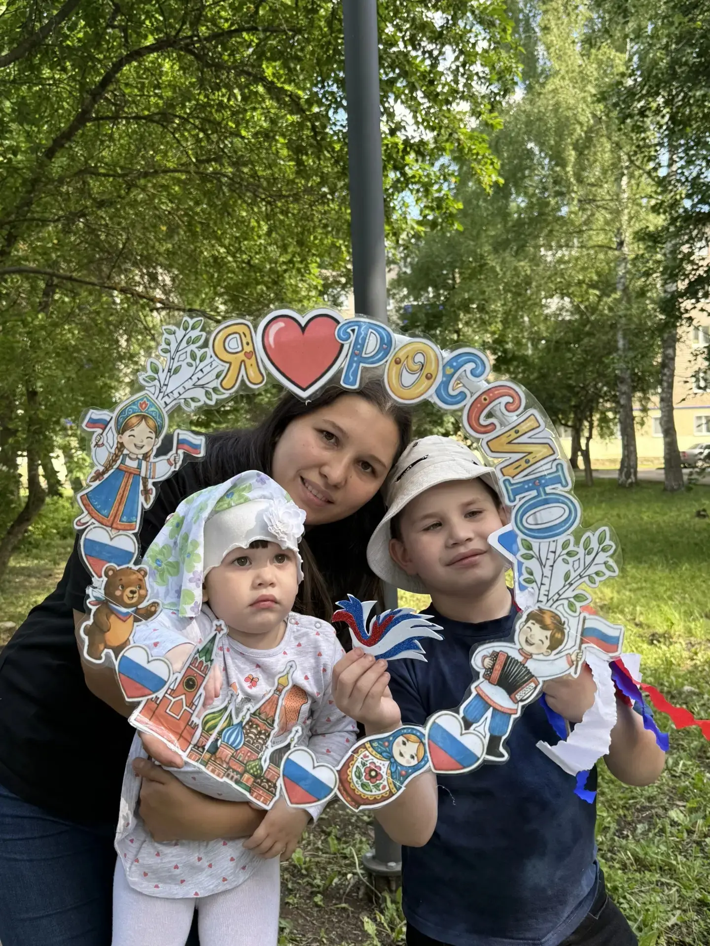 🇷🇺 Сегодня в преддверии Дня России в сквере имени Салиха Сайдашева прошло яркое и насыщенное мероп