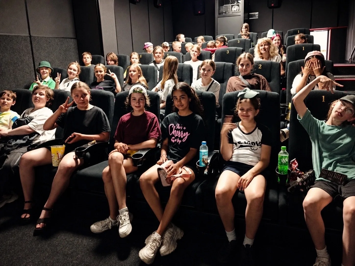 Каникулы в кино 🍿 

Самые яркие премьеры уже ждут школьников. Отличный вариант для класса, друзей и