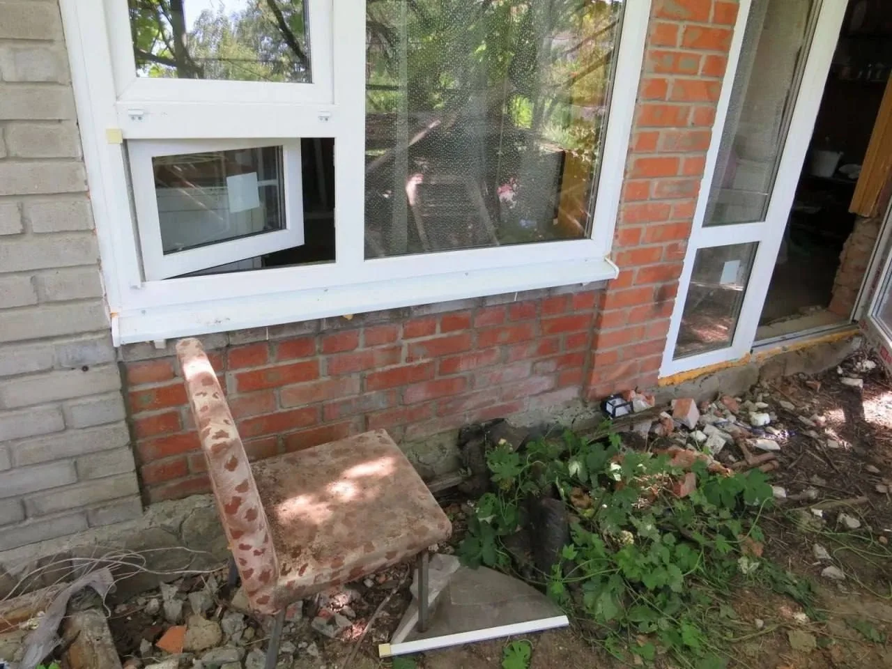 В Таганроге 18-летняя соседка обокрала дом пенсионера.

 Девушка вынесла ноутбуки, планшеты и телефо