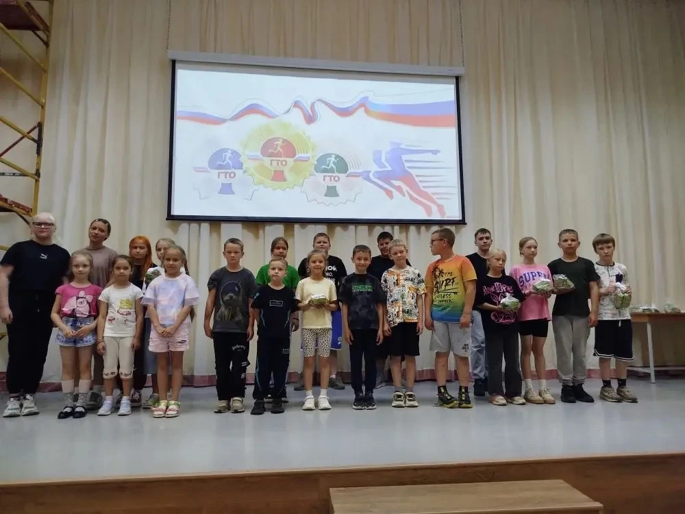 «День безопасности» в нашем школьном лагере «Нити дружбы»! 🚦🛴

🏅 Утро началось с приятных моменто