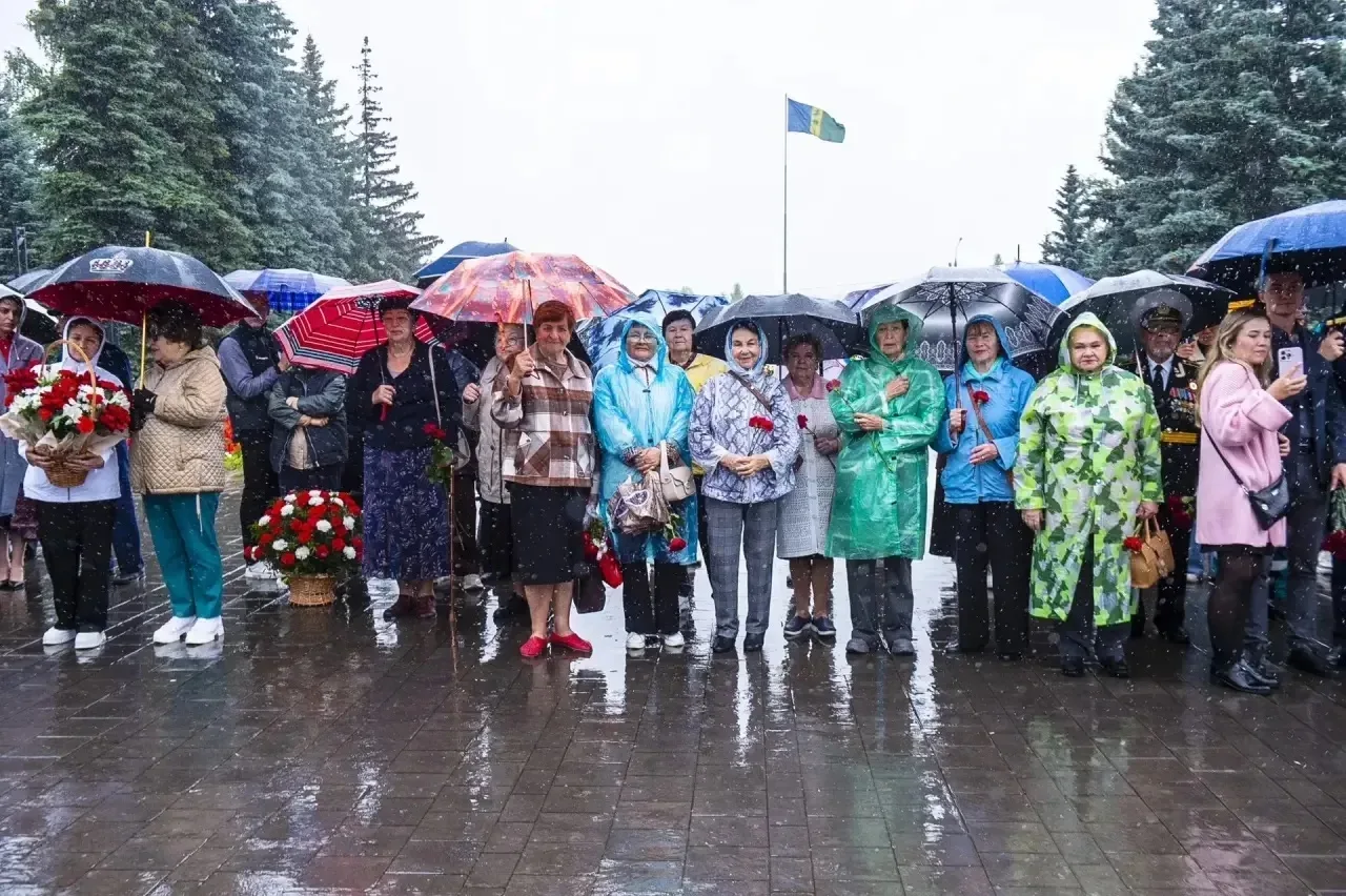День памяти и скорби в Нижнекамске: 85 лет со дня начала Великой Отечественной войны🪖 

Сегодня, 22