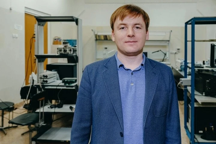 Поздравляем доцента базовой кафедры фотоники и лазерных технологий ИИФиРЭ Андрея Михайловича Вьюныше