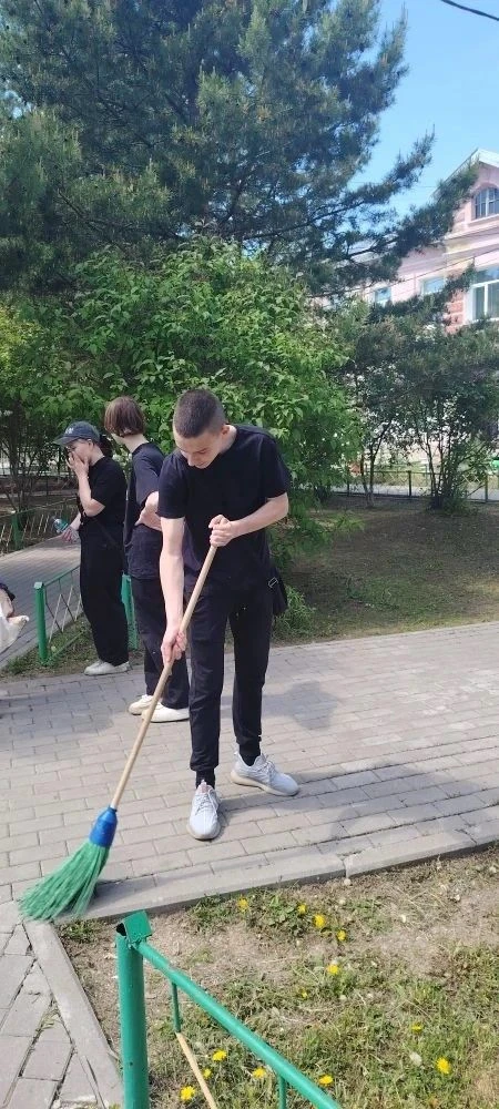 Лето в школе — это не только отдых!
В нашей школе полным ходом идут летние оздоровительные смены, и 