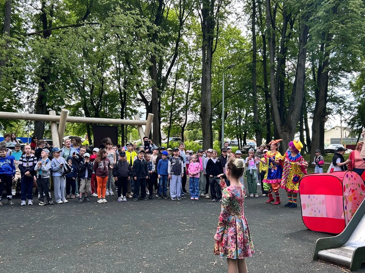 1 июня «Городской культурно‑досуговый центр совместно» с «Центральным домом культуры», подарили юным