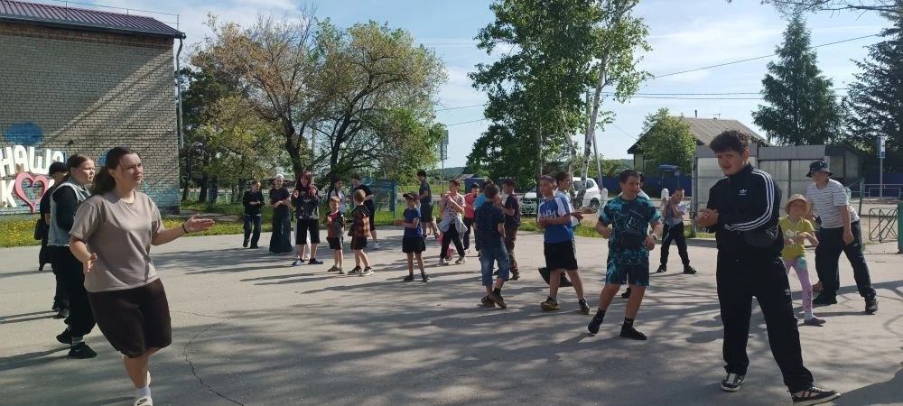 Ещё один яркий день в нашем пришкольном лагере подошёл к концу! Сегодняшняя смена была посвящена род