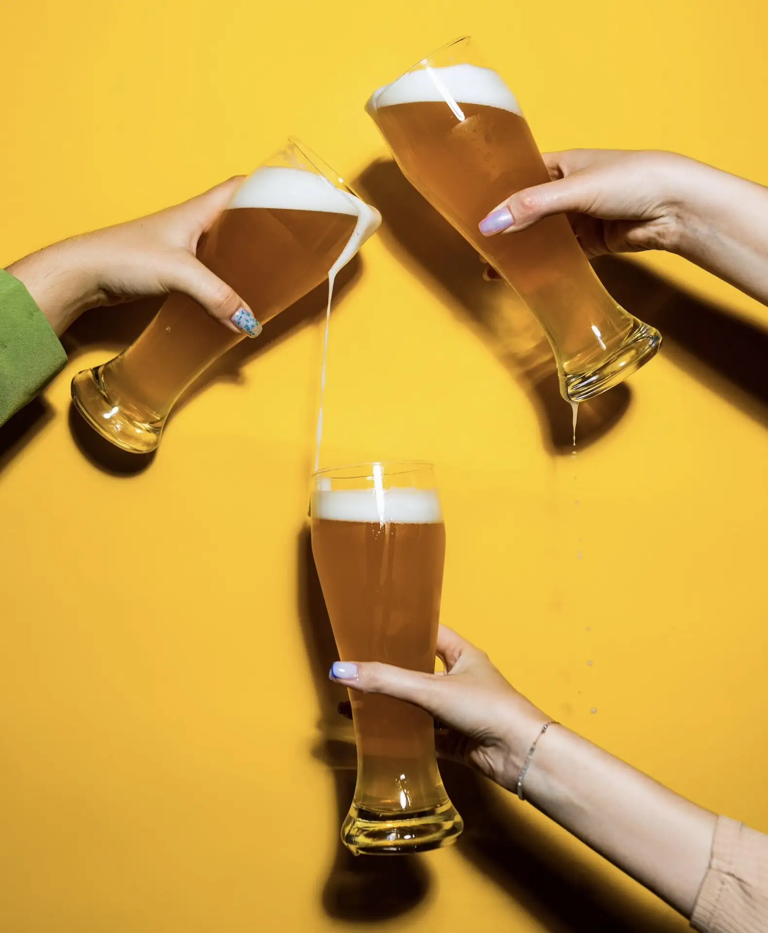 🍺 1+1=3 на избранные сорта!

🍻 Бирхен 1516 Хель
Пиво со вкусом ностальгии 90-х: легкой хмелевой го
