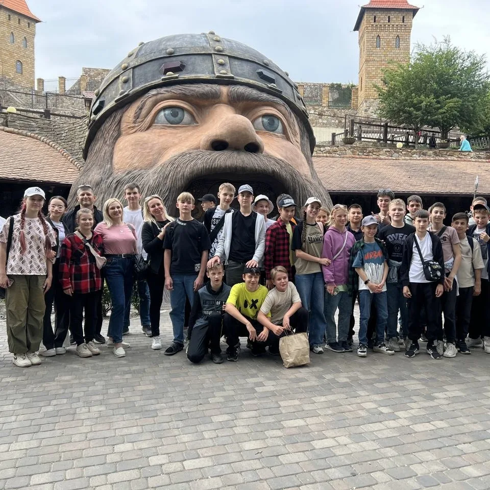 Тур в «Парк Лога»

⚡️Приглашаем ребят отправиться в увлекательное путешествие в сказочный парк «Лога