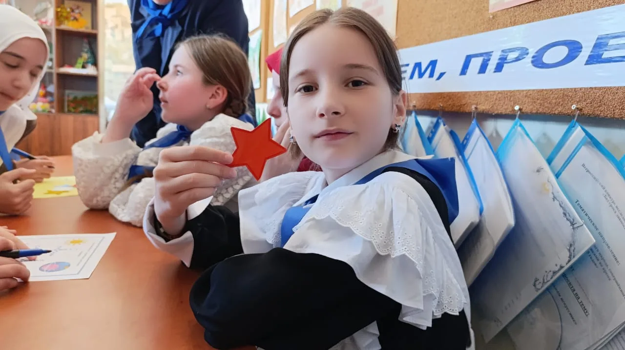 💫На базе Буйнакского районного центра развития одарённости местное отделение Движения Первых провел