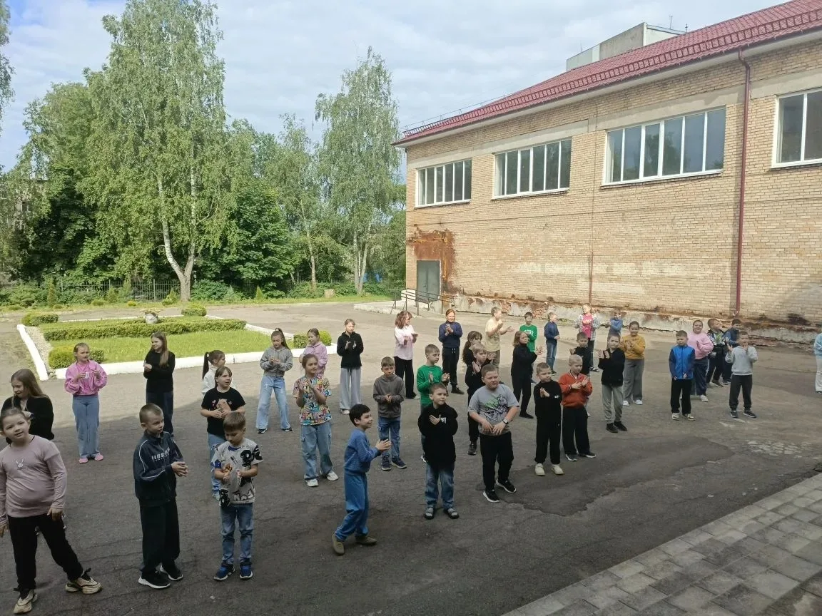 Вот и прошла первая декада школьной лагерной смены!🌞 За прошедшую неделю, которая началась с  празд