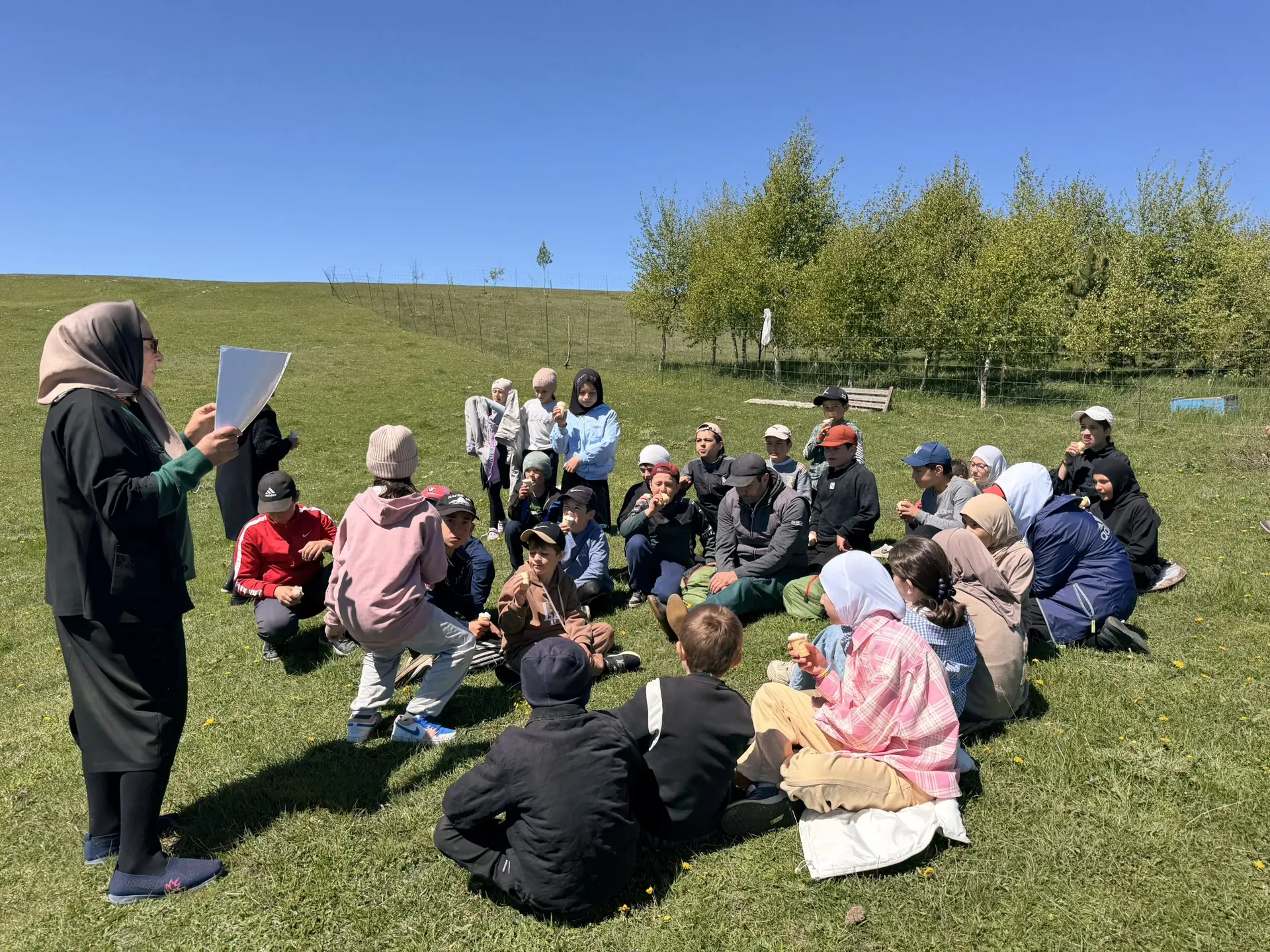 03.06.2026г. 
Пришкольный лагерь уверенно набирает обороты. Сегодня наши отряды окончательно сплотил