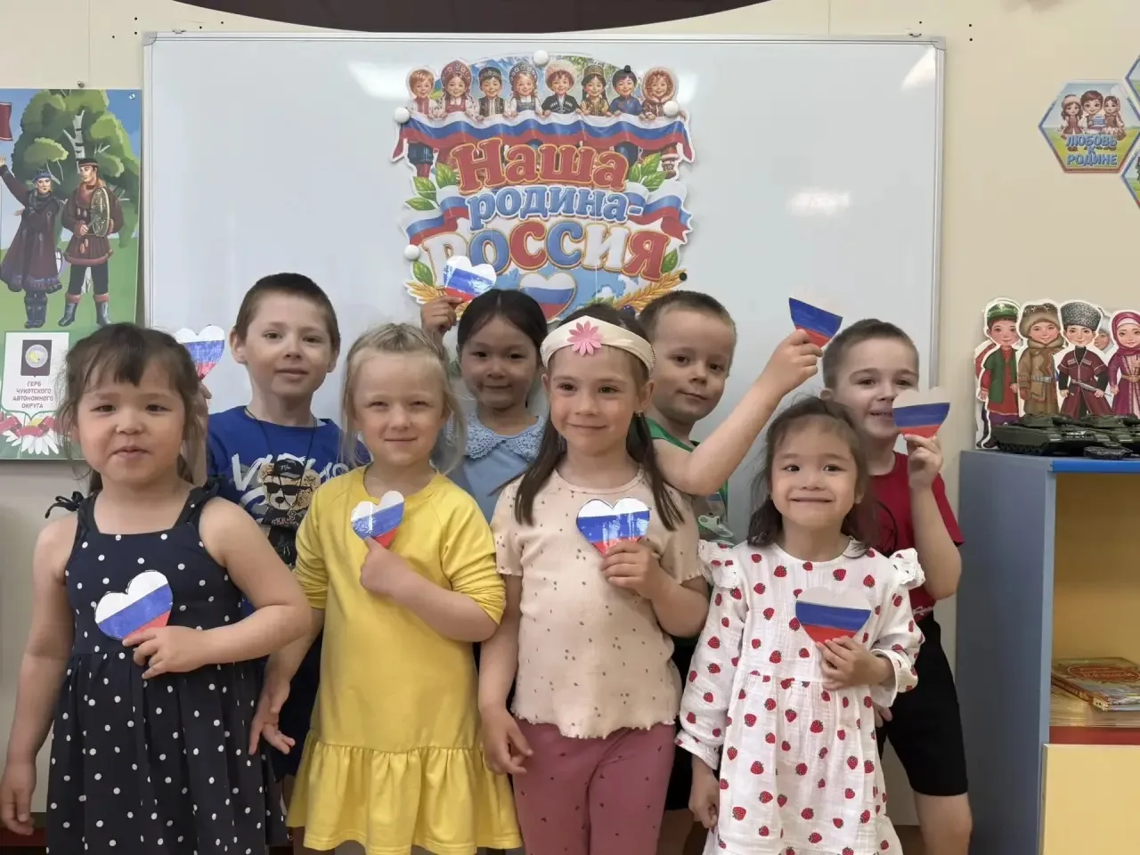 «Наша Родина-Россия»

🇷🇺 В преддверии Дня России в группах «Улыбка» и «Светлячки» прошло тематичес