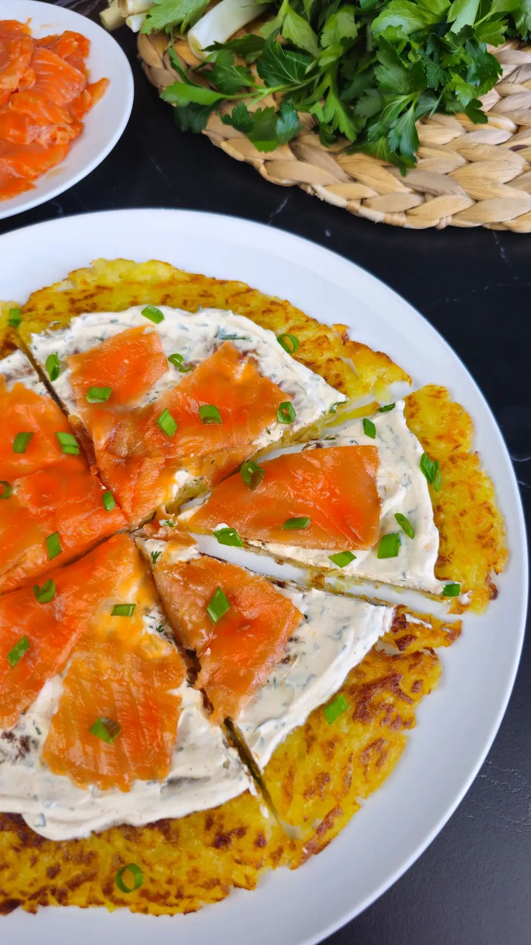 Такой драник станет изюминкой вашего стола

Потому что это вкусно, ярко и оригинально. 
Можно пригот