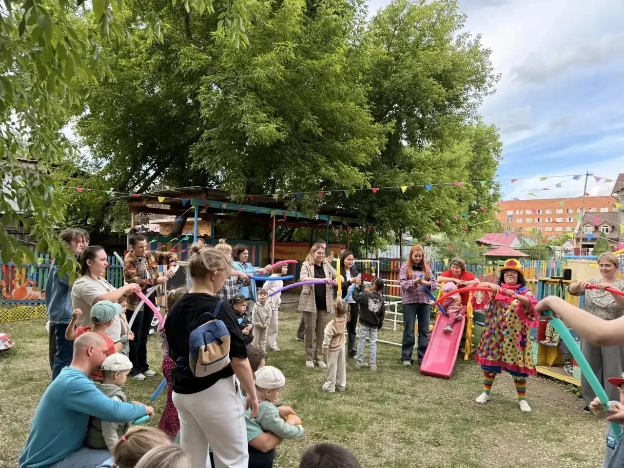 🎉 День защиты детей в группе раннего развития: клоун Клёпа в гостях! 🎉

В группе раннего развития 