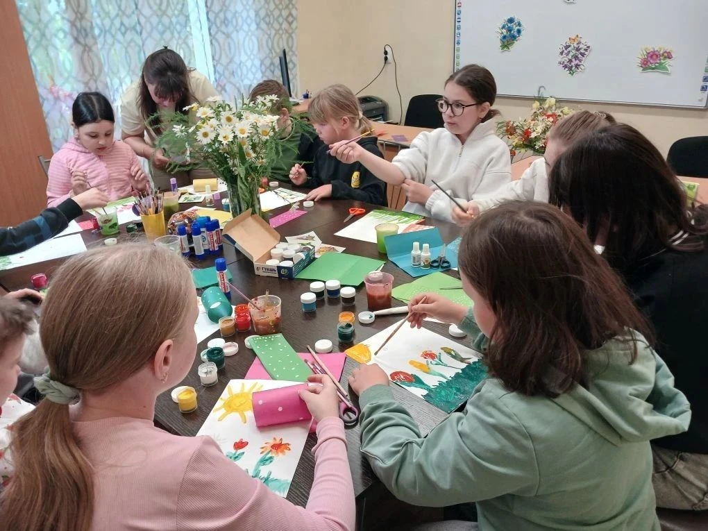В группе дневного пребывания «Службы семьи Чекмагуш» прошел день, полный цветов, творчества и неожид