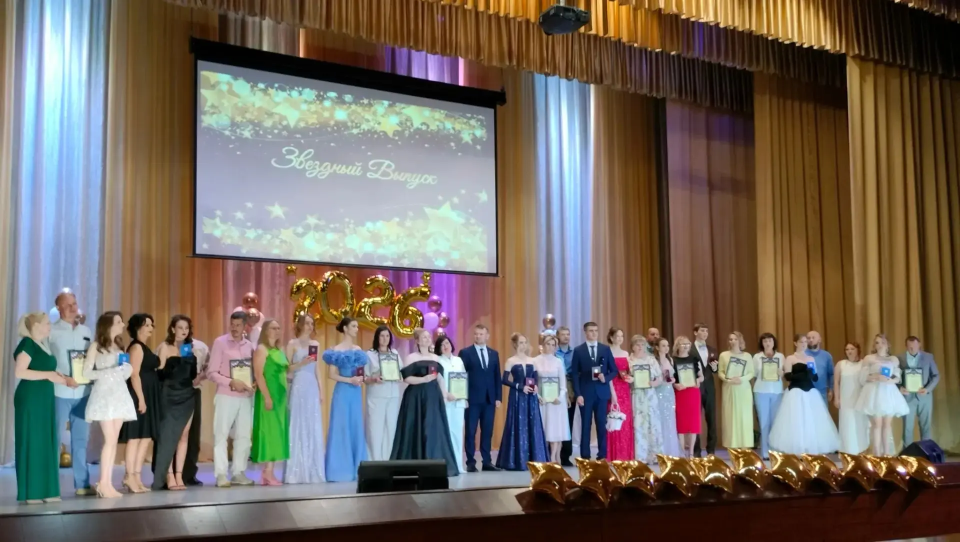 🌟 Путëвка во взрослую жизнь! 

💥 Сегодня для одиннадцатиклассников Кокинской школы наступил один и