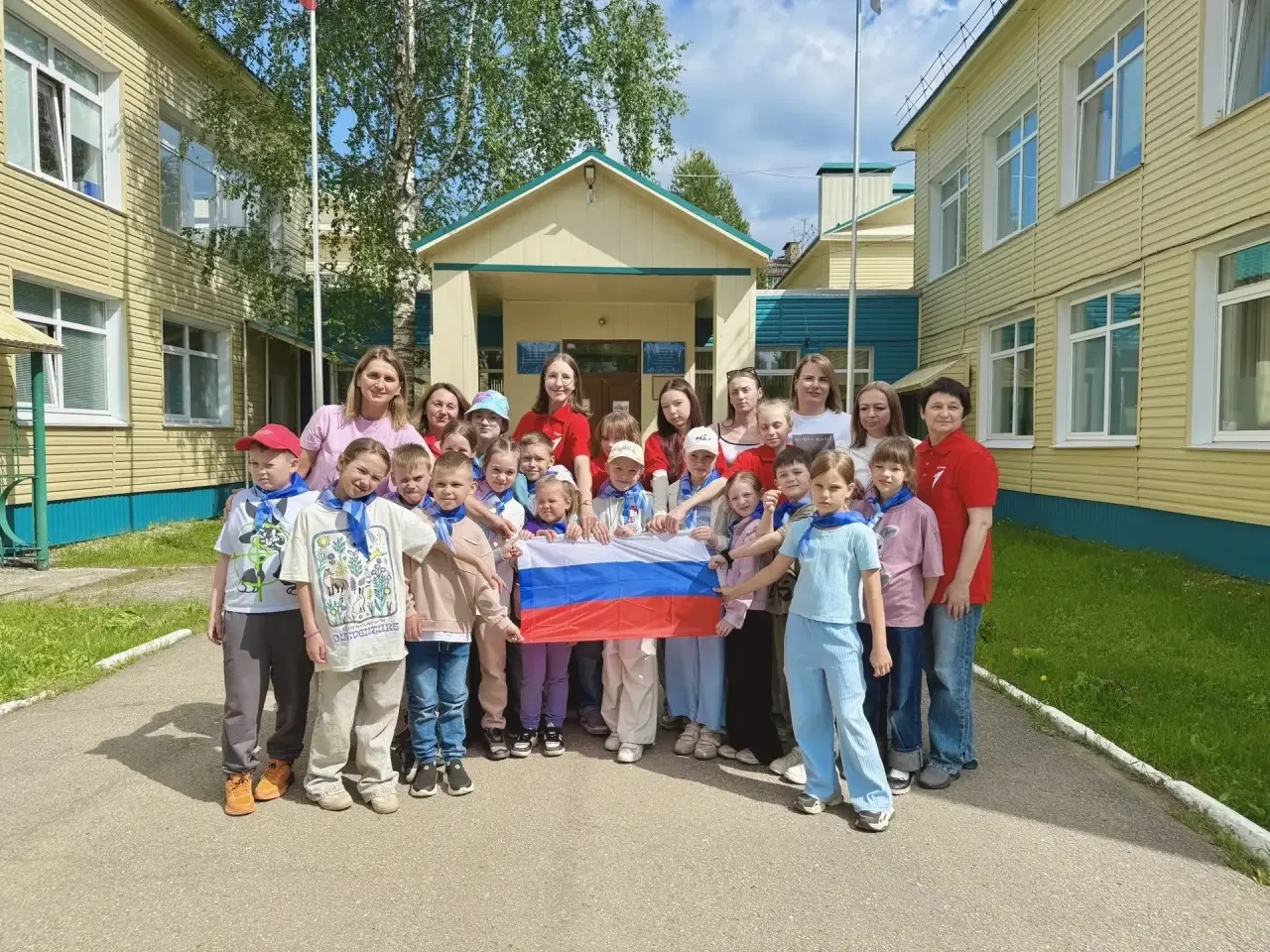 🇷🇺 Яркие краски единства!