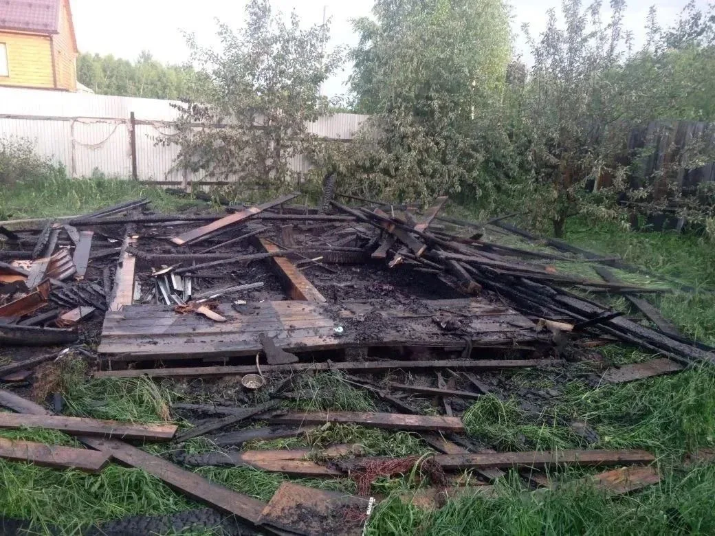 "Пожар в Тюменском округе"
⁣
22 июня в деревне Головина произошел пожар. В 04 часа 50 минут подразде