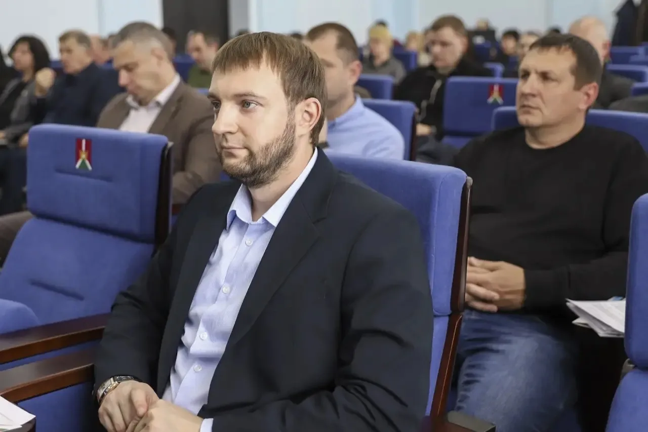 Десятое очередное заседание сессии районного Совета.

В повестку дня было включено 10 вопросов среди