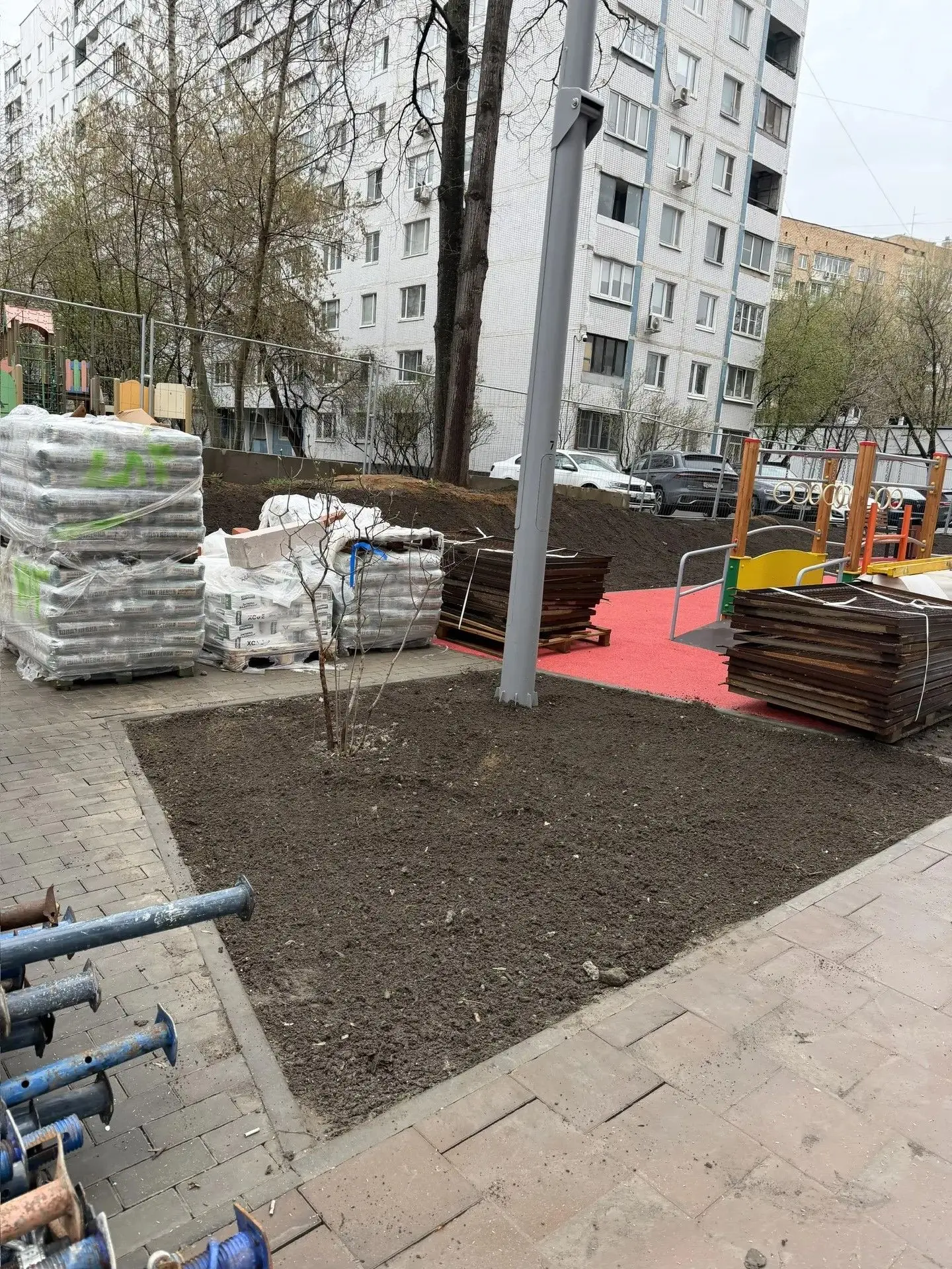 🌿 Озеленение городского объекта — сезон 2026 открыт
Компания Green History приступила к работам по 