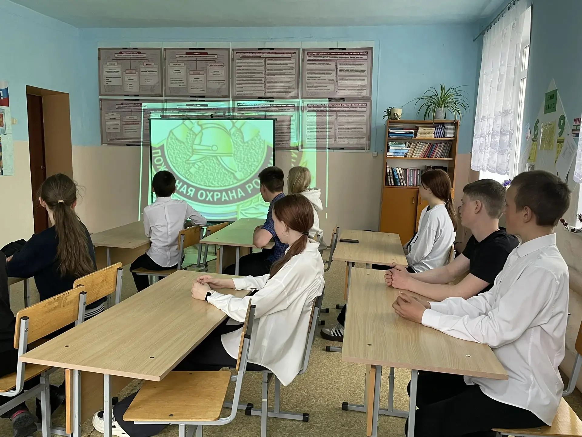 Безопасность — наше всё!

30 мая в нашей школе прошёл всероссийский открытый урок безопасности. Мы п