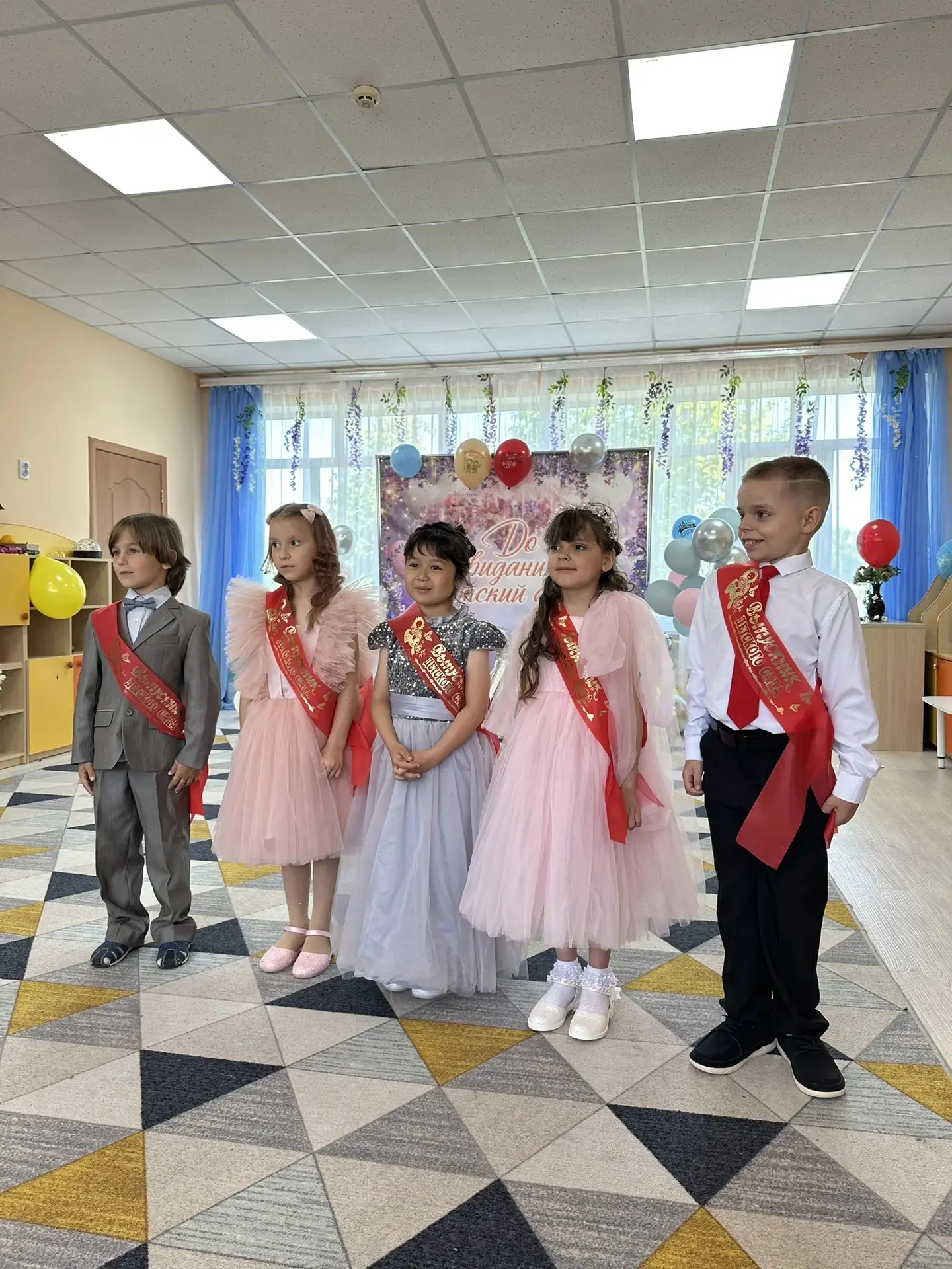 Выпускной в детском саду-это первое самостоятельное подведение итогов ,осознание достижений и волную