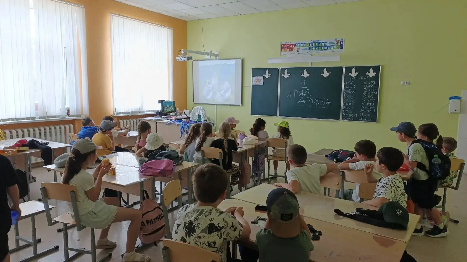 В лагере «Солнечный» мы уделили особое внимание теме безопасности на водоёмах. Это серьёзный и жизне