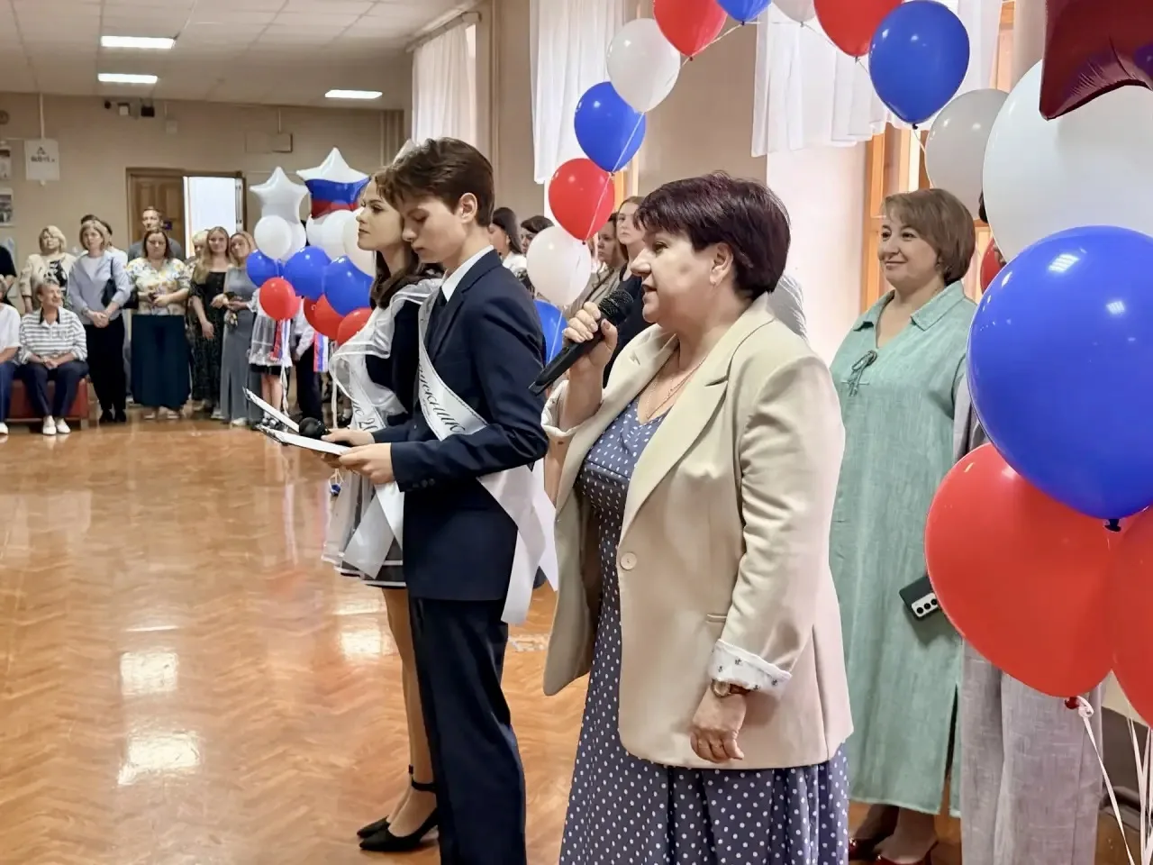 🔔 Последний звонок — первый шаг к новым вершинам! 🔔

26 мая последний звонок прозвучал для ребят д