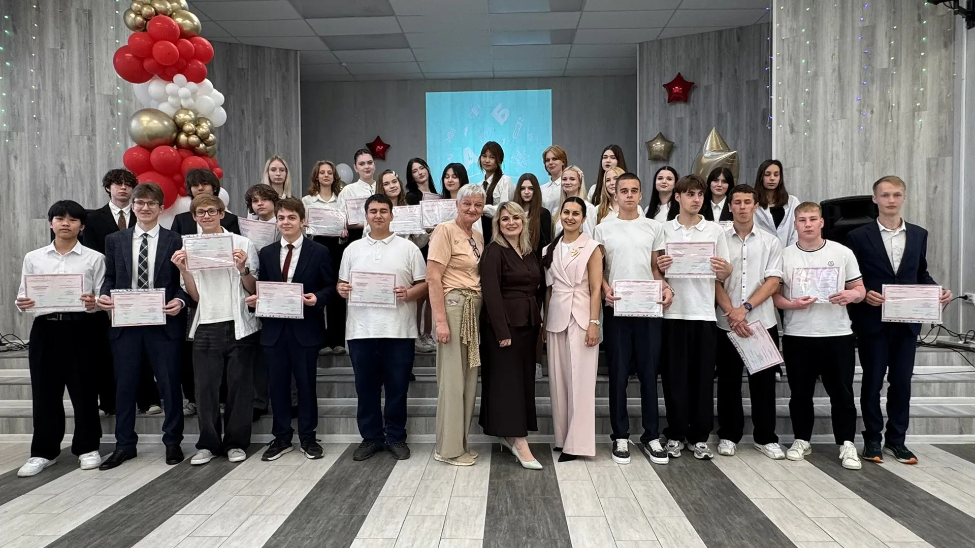 И это еще не все! 

Сегодня состоялось торжественное вручение Свидетельств о получении рабочей профе