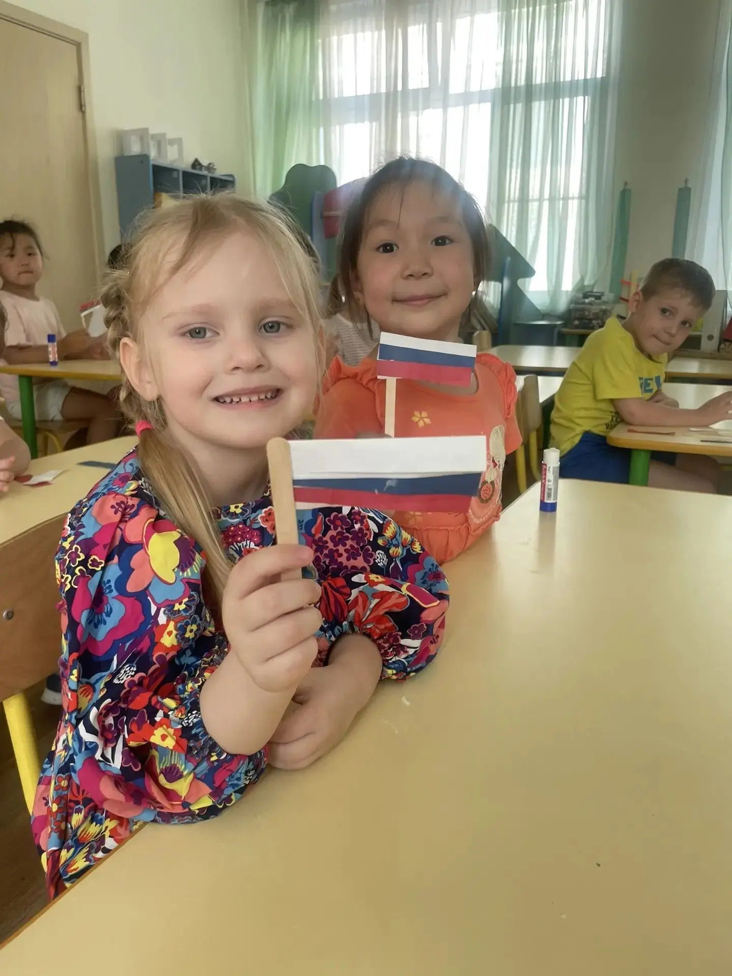 С наступающим Днем России! 🇷🇺

Завтра наша страна отметит большой праздник. В преддверии этого дня