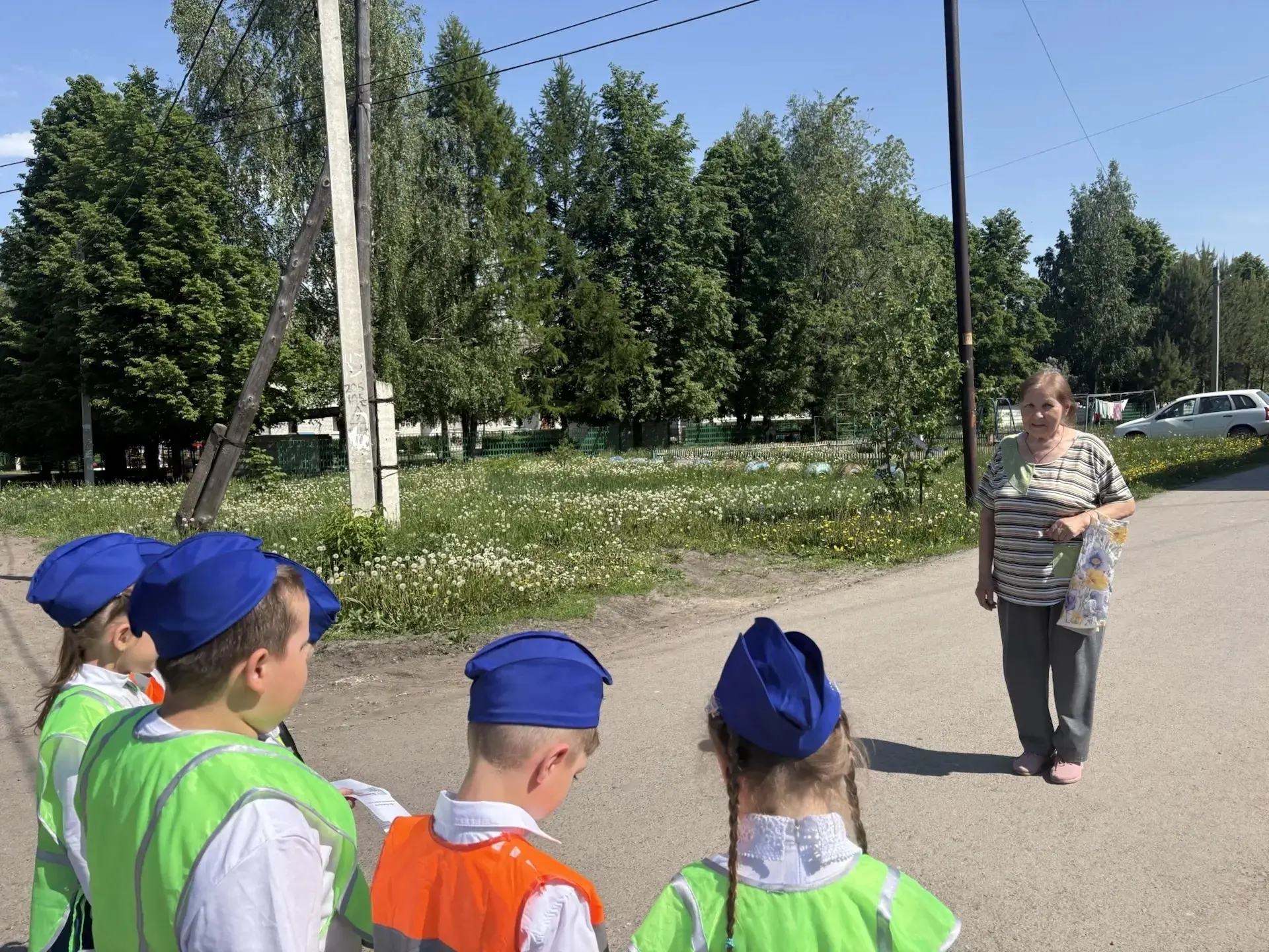 🚦 Акция «Грамотный пешеход» в детском саду!
Сегодня наш отряд ЮИД «Дошкольное» провел важную акцию 
