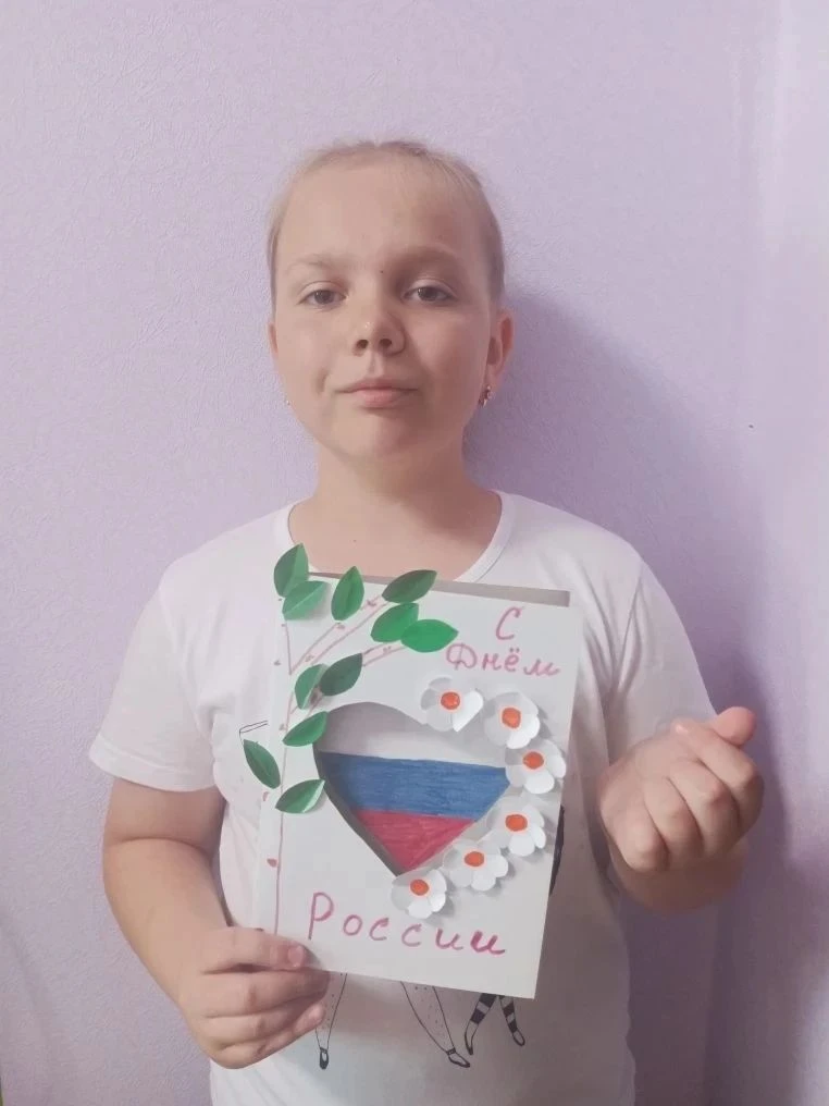 Обучающиеся ЦТТ присоединились к всероссийской акции "Я-Россия". 
Участники объединения «Юный декора