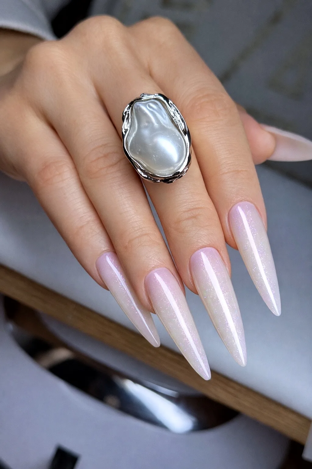 Сегодняшняя работа на модели 😍

Впервые делала такую форму и длину пятерку, сидели долго, но резуль