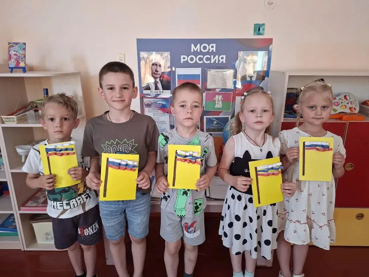В преддверии празднования "Дня России" в разновозрастной смешанной дошкольной группе прошла творческ