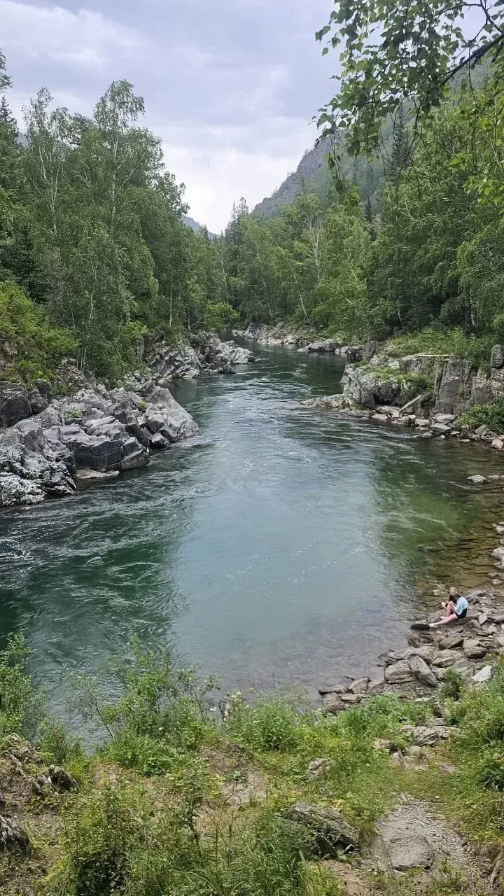 Продолжаем удивлять красотами нашего родного края 🌊 Удивительное место Чарышского района 

📷 Eгор 