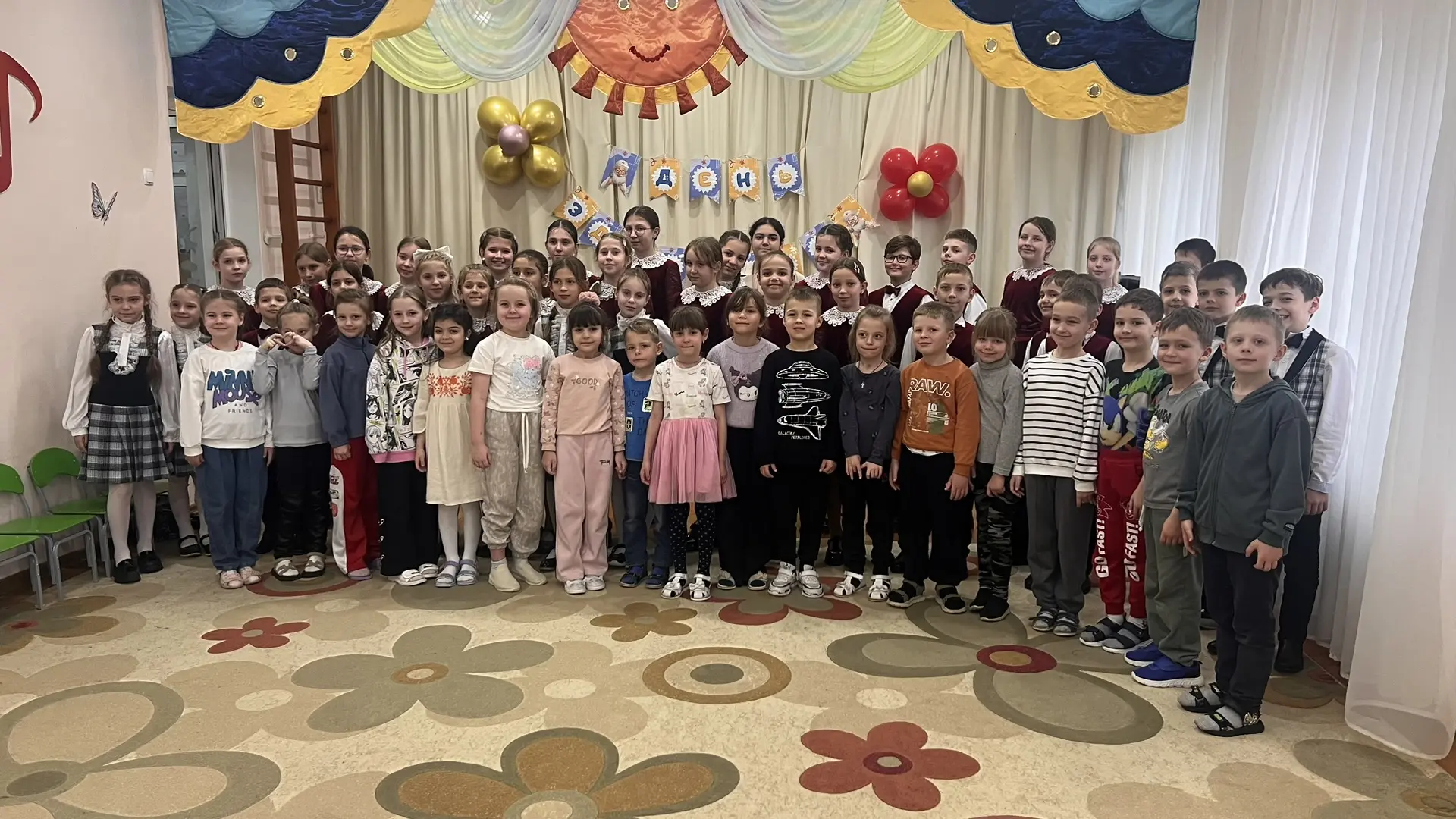 Сегодня подготовительную группу «Пчелки» посетила Детская школа искусств станицы Динской. 
Творчески