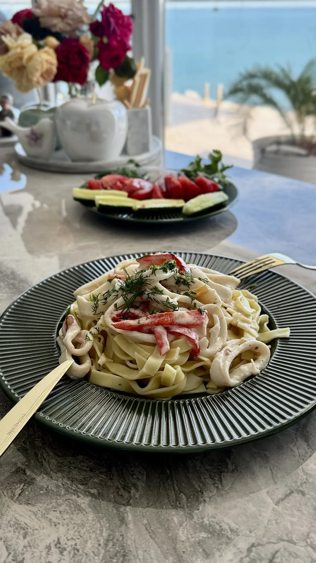🍽️ Быстрый обед.

Летом очень хочется проводить время не на кухне, а в саду, на природе, наслаждать