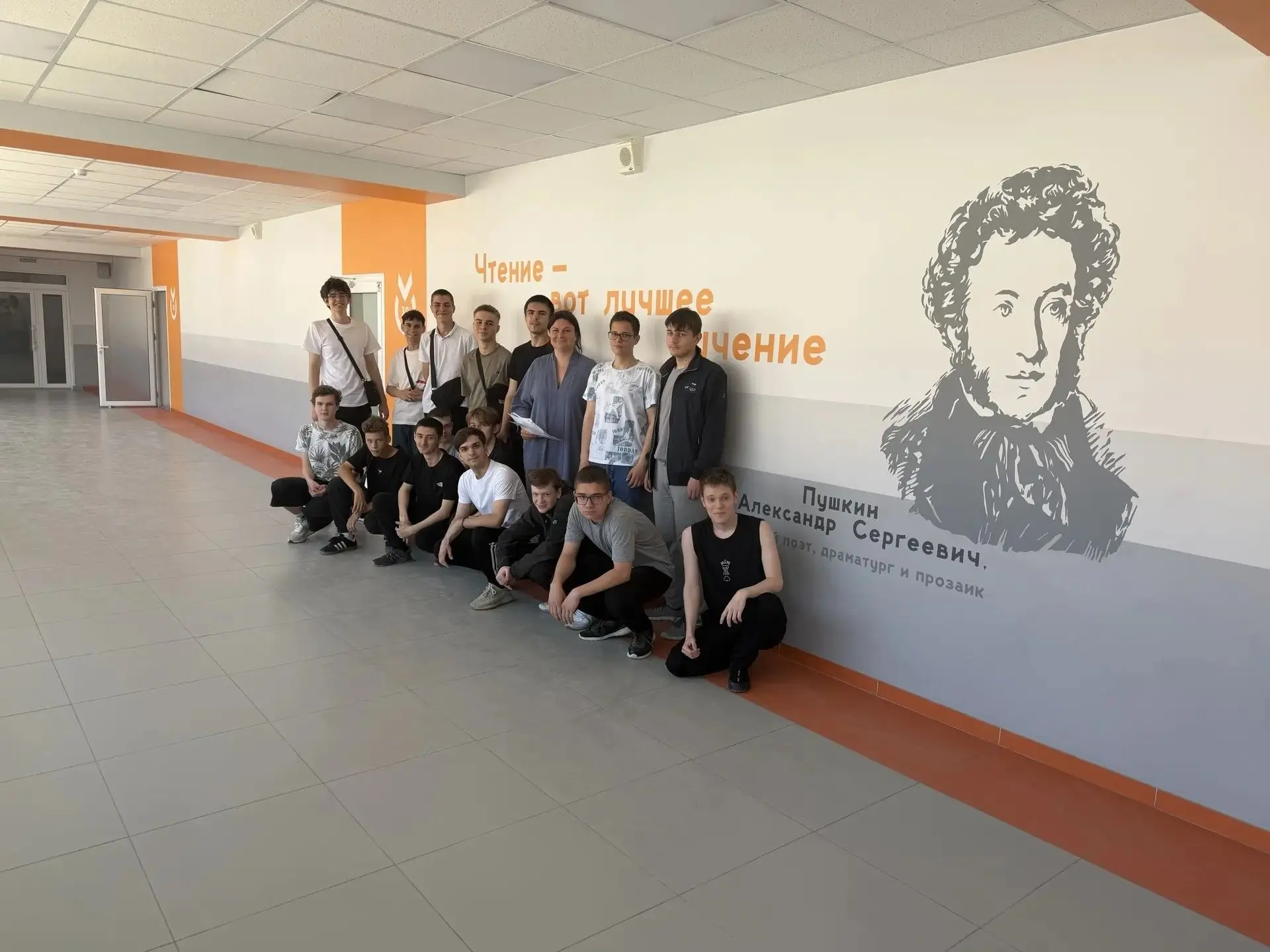 Литературная гостиная ко Дню русского языка: мгновение пушкинского волшебства!
В школе прошла литера