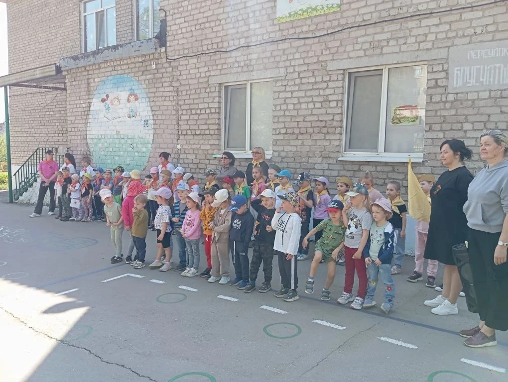 В МБДОУ " Детский сад 295" г.о. Самара в честь Дня Победы прошла военно-патриотическая игра "Зарница