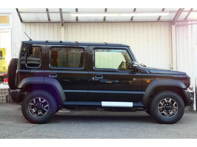 SUZUKI JIMNY NOMADE (5 ДВЕРЕЙ)
Оценка: S (НОВЫЙ)
Пробег: 28 км
 https://auction.sakhalin-import.ru/s