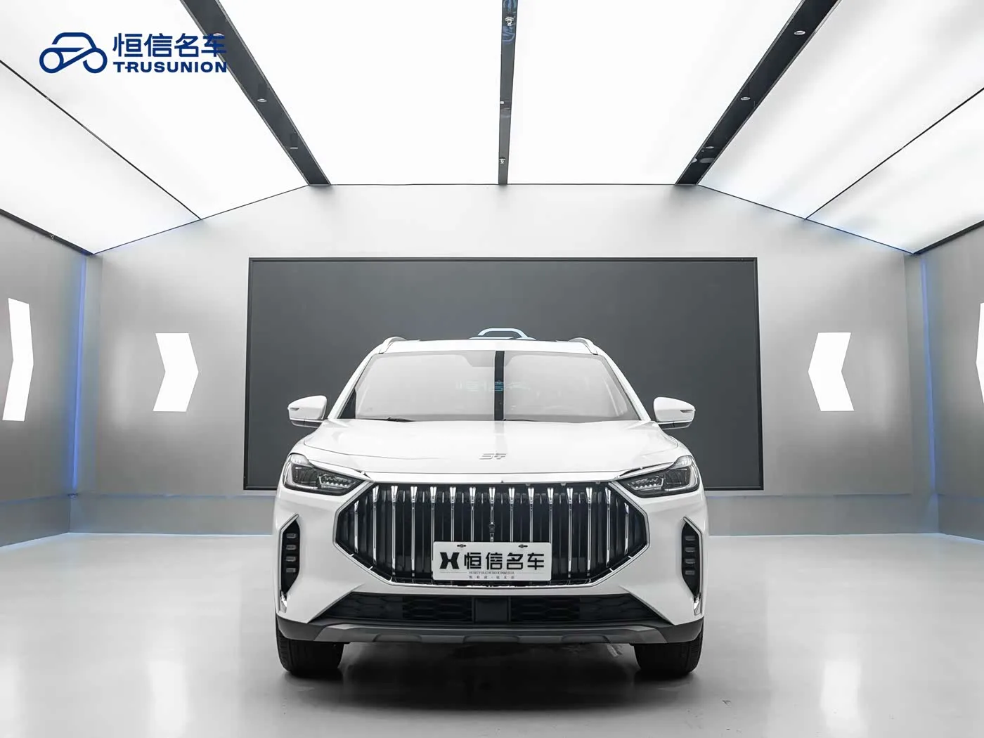 *Jetour X70 PLUS  1,5Т DCT PRO на 7 Мест* 

5-дверный 7-местный внедорожник 
Производитель: 
Chery M