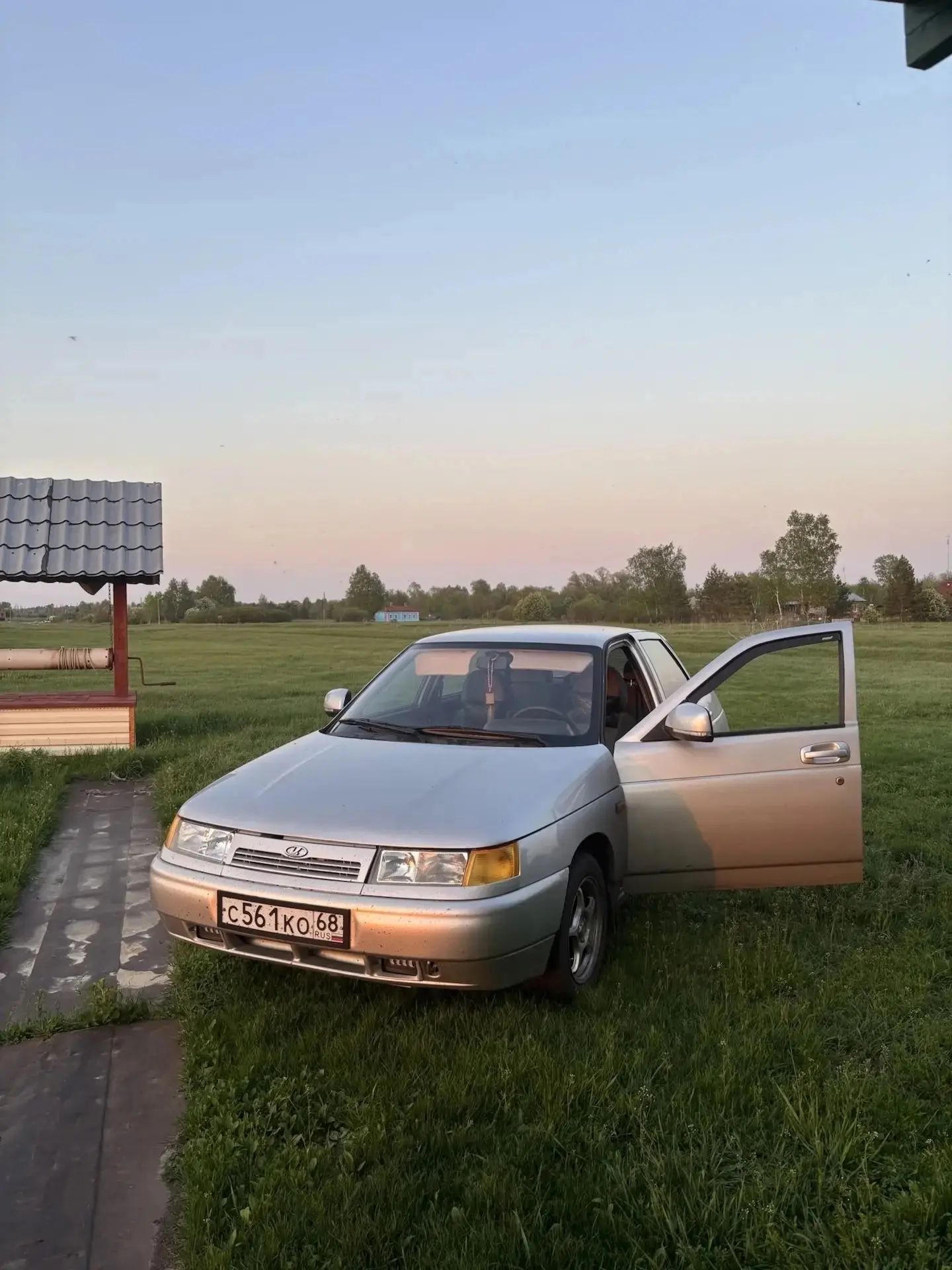 Продам 2110,2005 год, по мотору коробке нареканий нет! Кузов весь идеальный, стоят 4 стеклоподъёмник