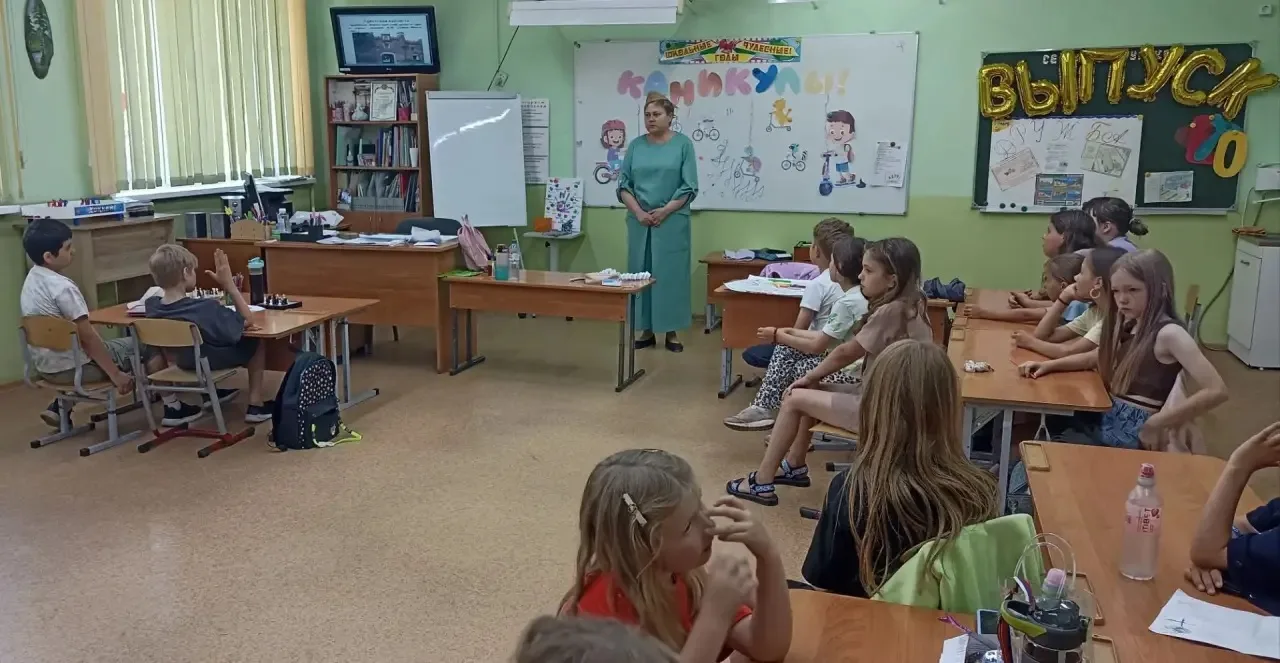 🎗️В преддверии Дня памяти и скорби вспоминали подвиг защитников Брестской крепости.

✨В школьном ла