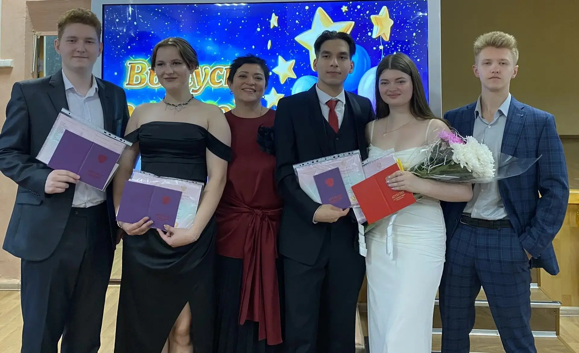 🎓 Вручение аттестатов выпускникам 2026 года: в добрый путь!
Сегодня в ОКОУ «Курская школа-интернат»