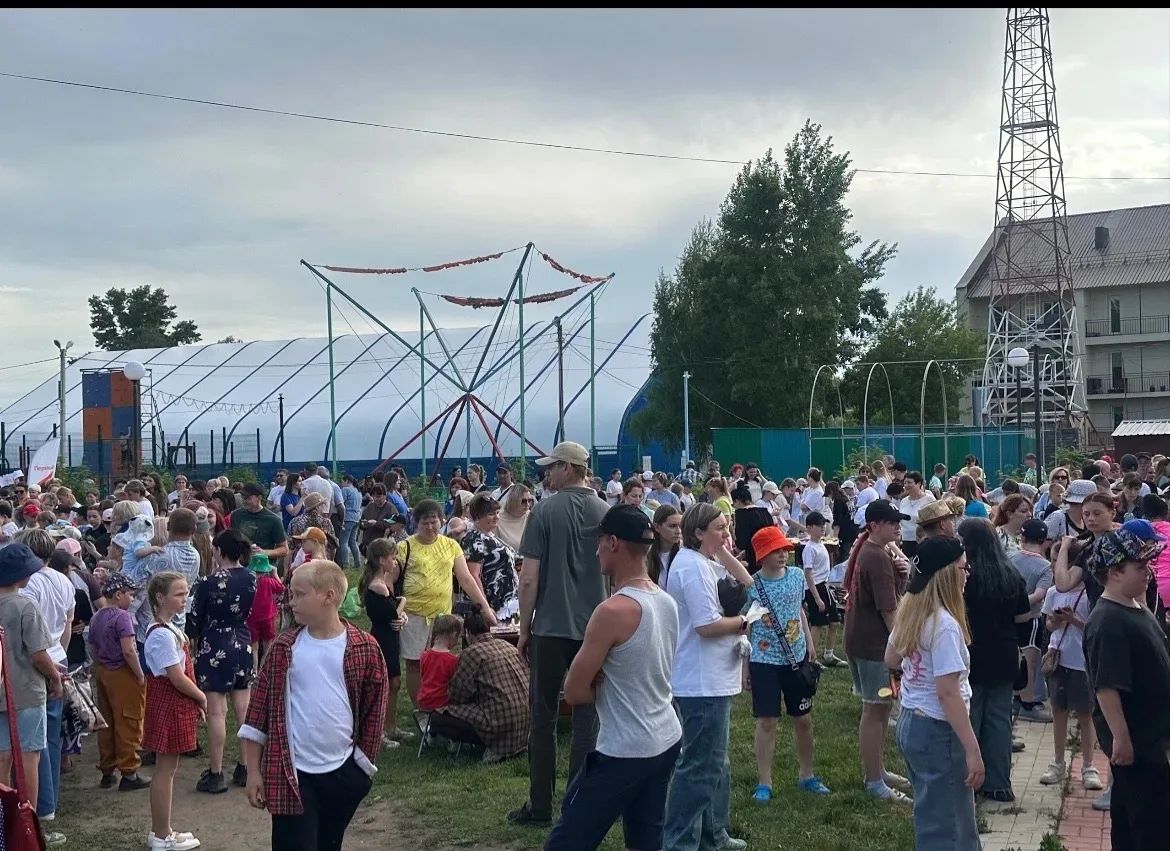 🎨🤸🤹‍♂️Отличный праздник получился на улице Почтовой в честь Дня защиты детей! 
Ребята окунулись в